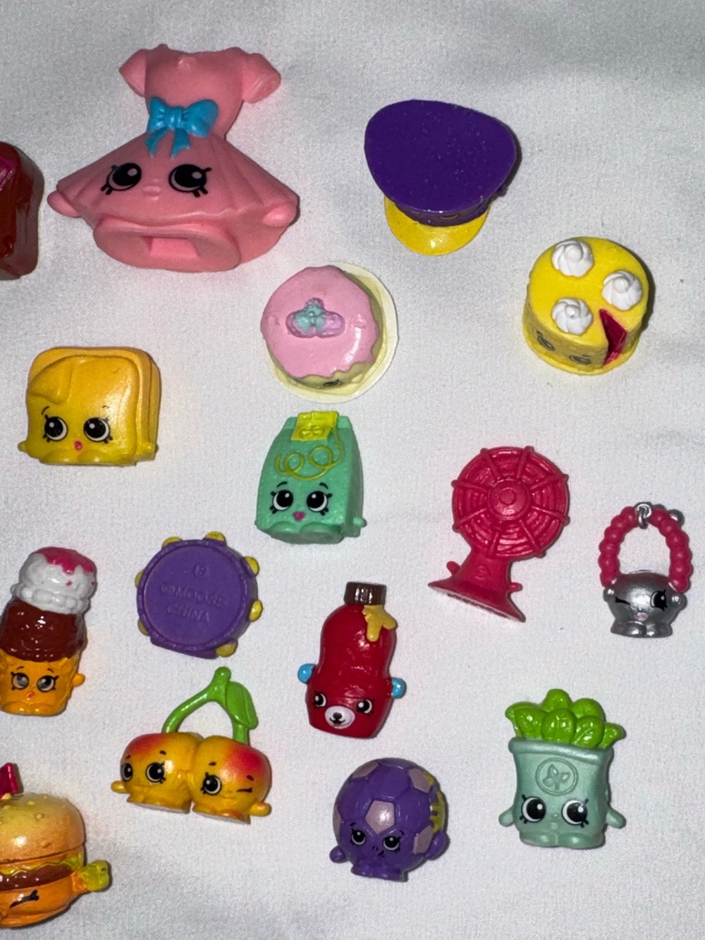 Shopkins bundle - Picture 3 of 4